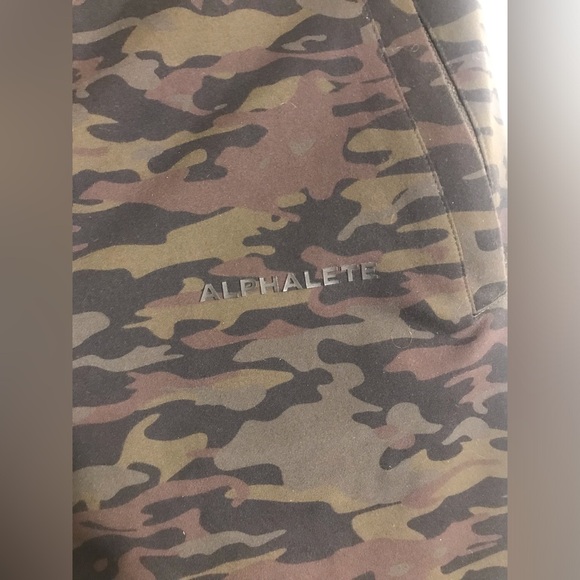 Alphalete Performance Joggers - Picture 2 of 3